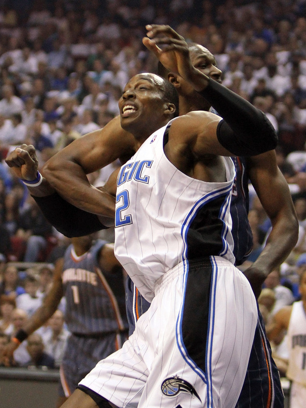 开云体育app-金州勇士三英战受伤，季后赛前景令人担忧