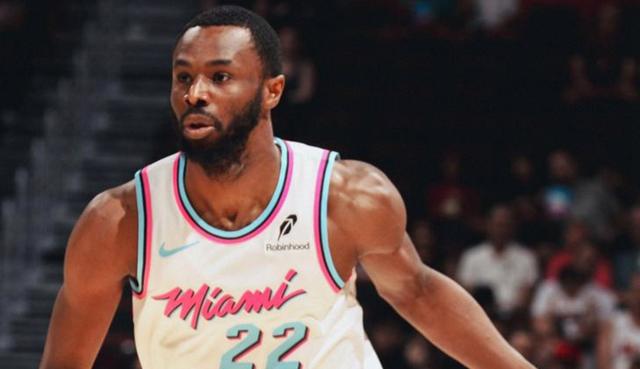 开云体育入口-热火队主帅起草新战术，力争破局